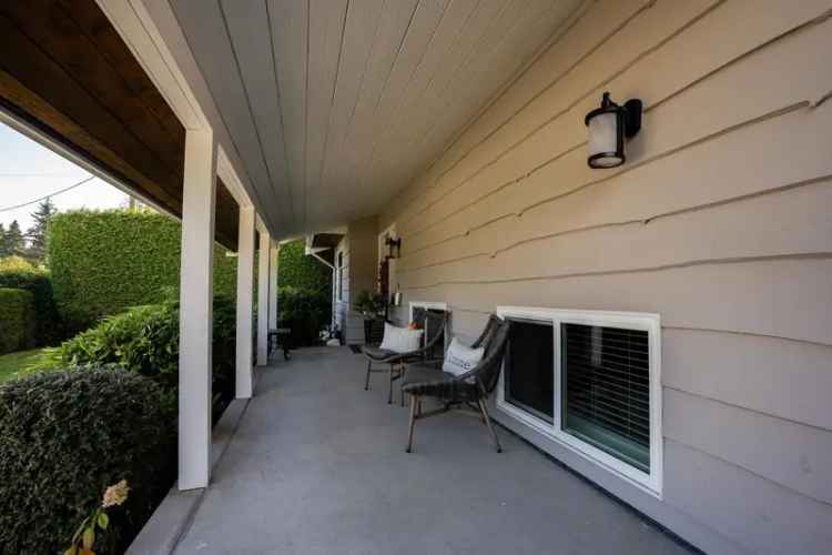 A $1,325,000.00 House/Single Family with 2 bedrooms in Cliff Drive, Tsawwassen