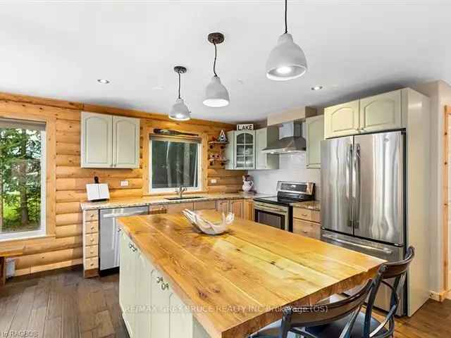 House For Sale in Municipality of Northern Bruce Peninsula, Ontario