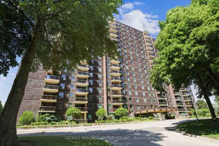 Condo For Sale in Mississauga, Ontario