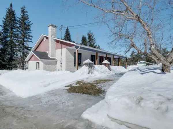 5 Bedroom Bungalow for Sale Near Bas Saint Laurent