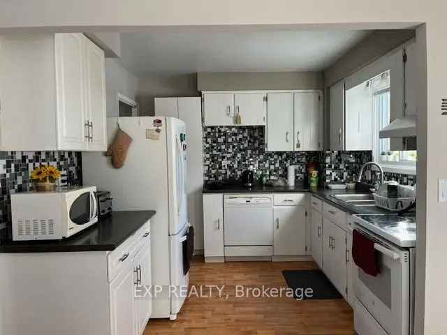 Charming 3-Bedroom 2-Storey Home in Thorold