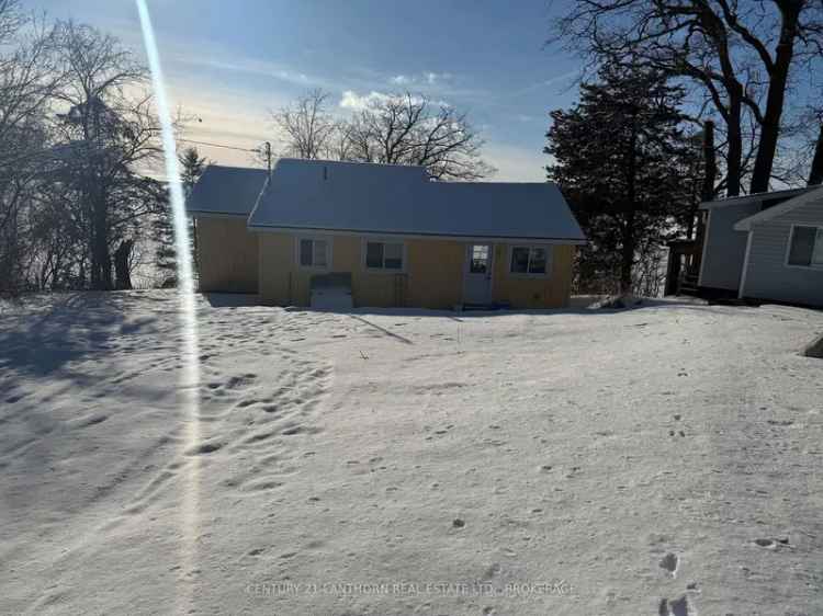 Lakefront Cottage 2-Bedroom Waterfront Cottage with Boathouse