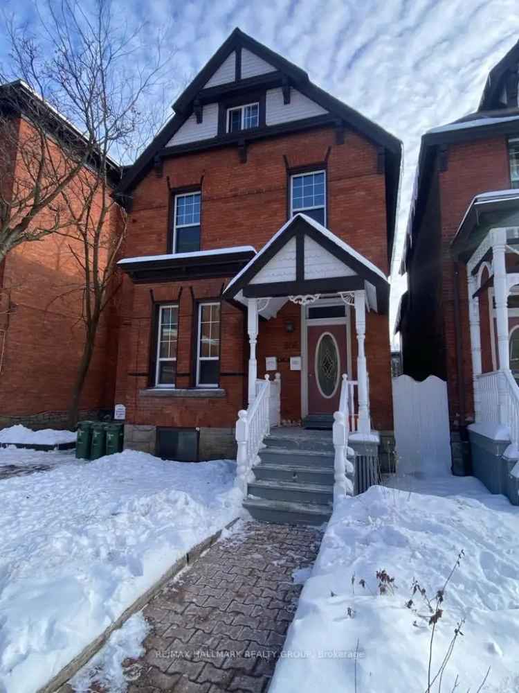 1887 Duplex in Heritage District 1 Bed 1 Bath 3 Bed 1 Bath Updated