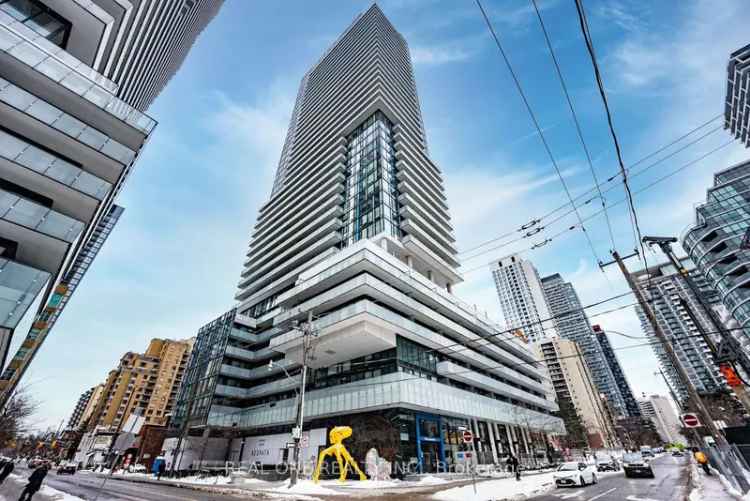 Brand New 1+Den Condo Yonge Eglinton Midtown