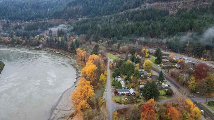 A $699,900.00 House/Single Family with 4 bedrooms in Yale – Dogwood Valley, Fraser Canyon