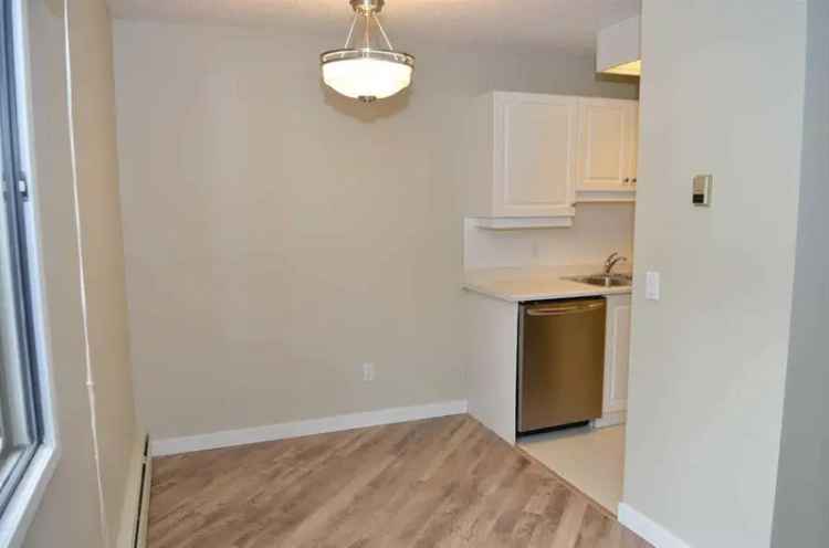 924 Sq Ft 2-Bed Condo in Killarney Calgary Near Westbrook CTrain Station