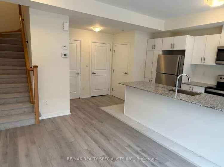 5 Bedroom 2 Washroom Stacked Townhouse Near Hwy 401