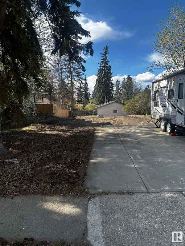 Braeside Dream Home Lot - Triple Car Garage Included