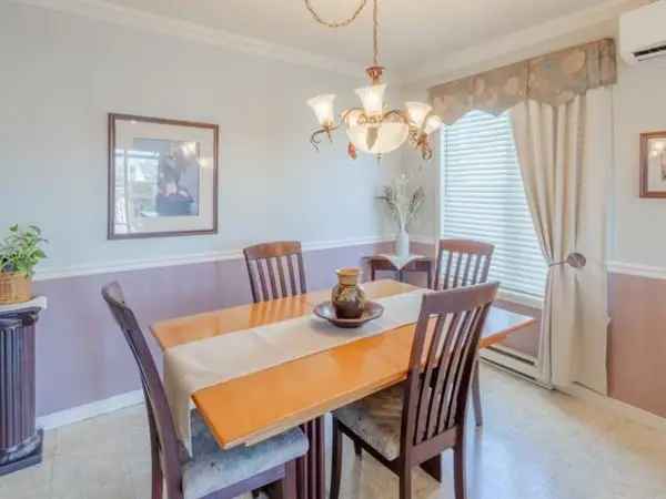3 Bedroom Bungalow Semi-detached Victoriaville Family Home Near Hospital