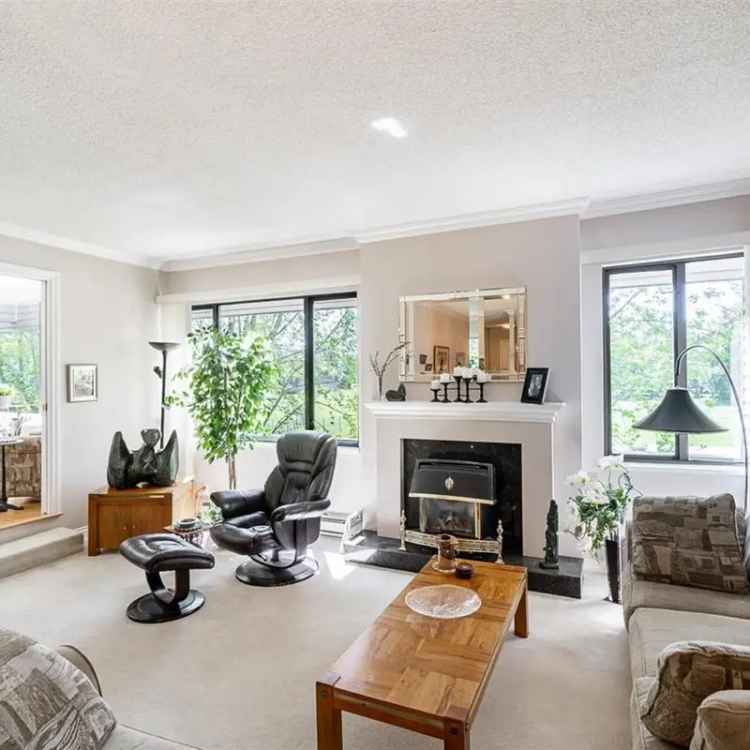 South Surrey Penthouse Condo for Sale 2 Beds 2 Baths