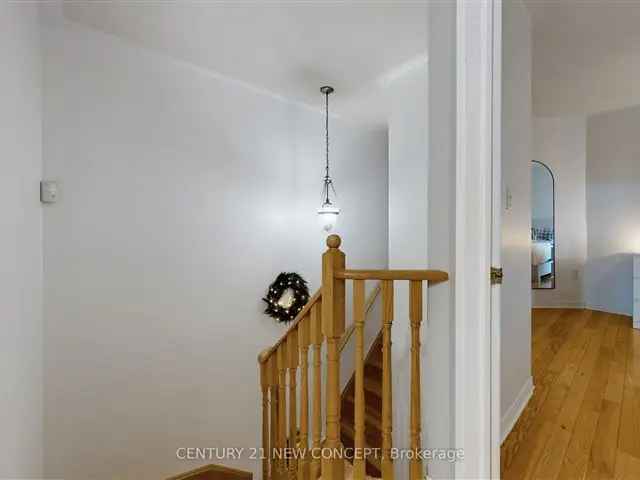 Sun Filled 3 Bed 25 Bath Townhouse in Simcoe Landing