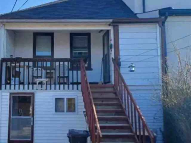 House For Sale in Toronto, Ontario