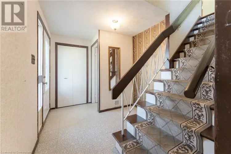 Hamilton Mountain Family Home 3 Bedroom Raised Ranch