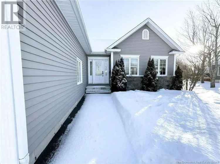 5 Bedroom Custom Bungalow in Riverview - Immaculate and Spacious