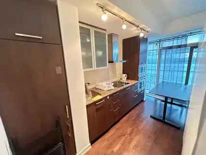 1 room apartment of 246 m² in Toronto