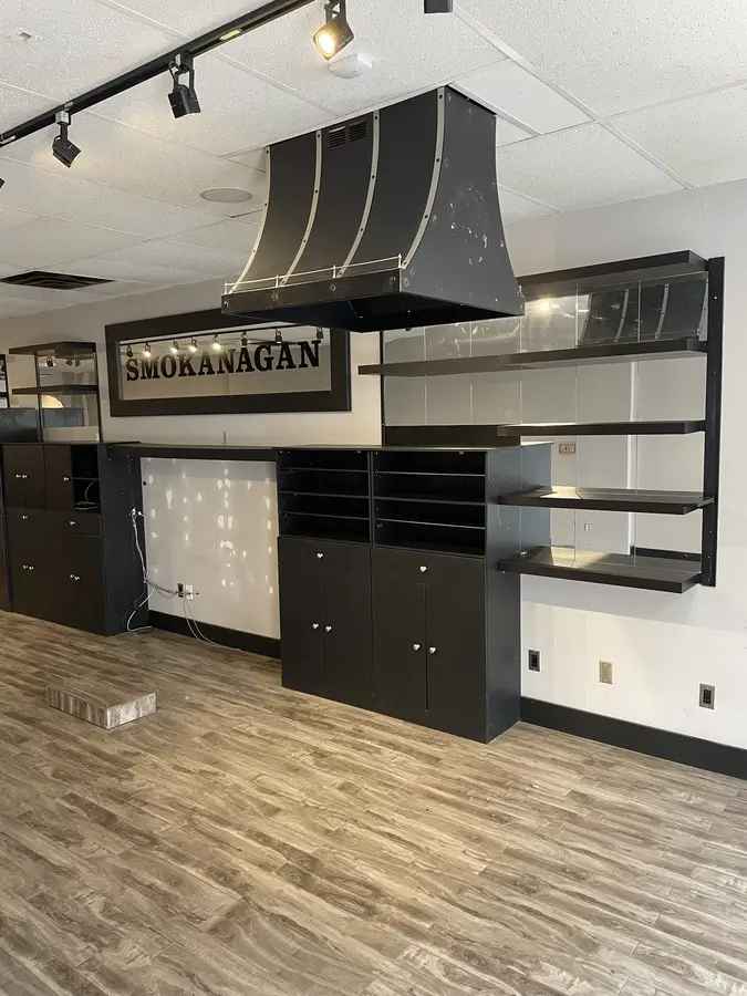 Retail For Rent in Kelowna, British Columbia