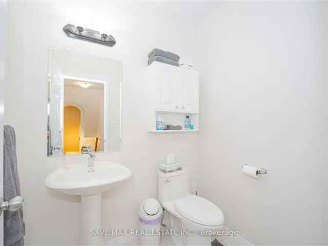 3 Bedroom 3 Washroom Condo Townhouse For Lease