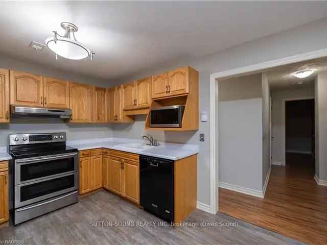 2 Bedroom Condo Near Marina with Ensuite and Amenities