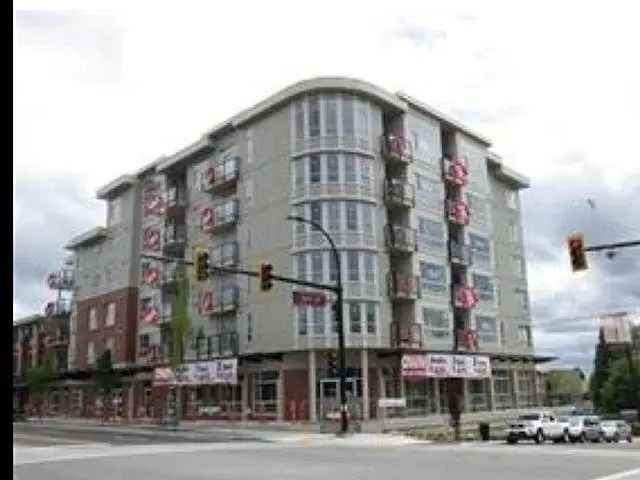 A $576,000.00 Apartment/Condo with 2 bedrooms in West Central, Maple Ridge