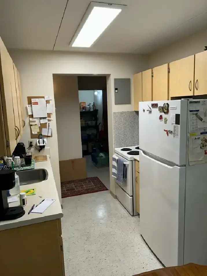 Sublet 2 Bedroom Apartment in St. James Area with Utilities Included