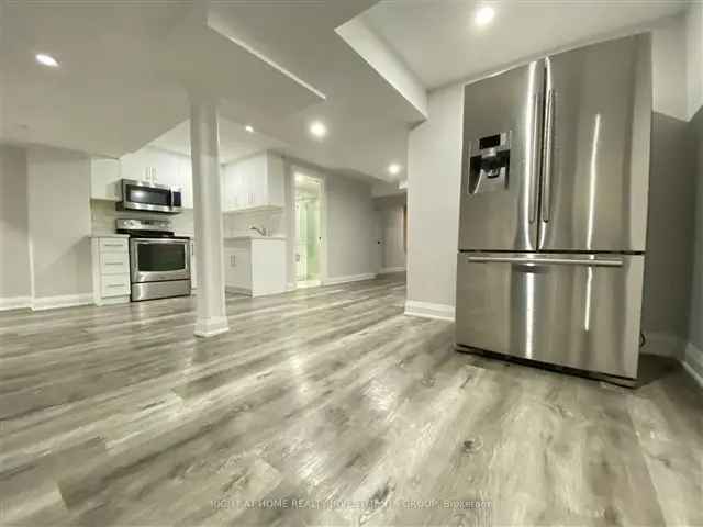 Renovated Mount Albert Basement Apartment - Near Parks & Schools