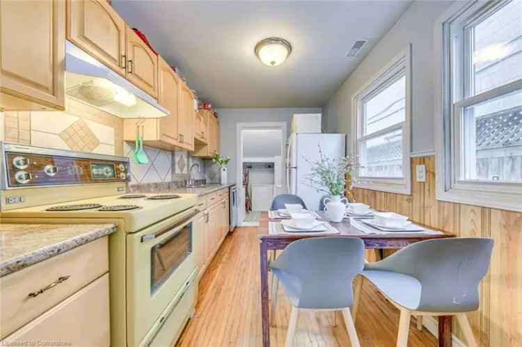 Charming 2-Bedroom Bungalow Hamilton Mountain