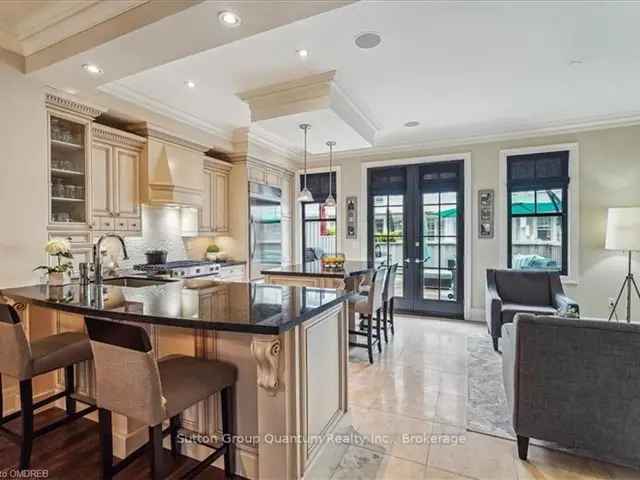 Luxury Bronte Harbour Townhouse - Steps to Waterfront