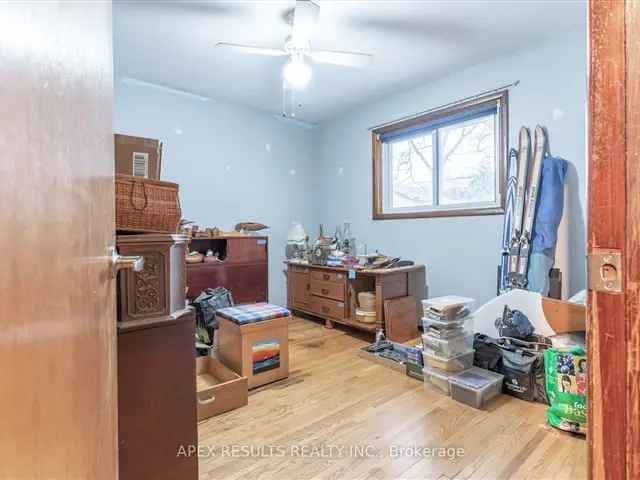 House For Sale in Hamilton, Ontario