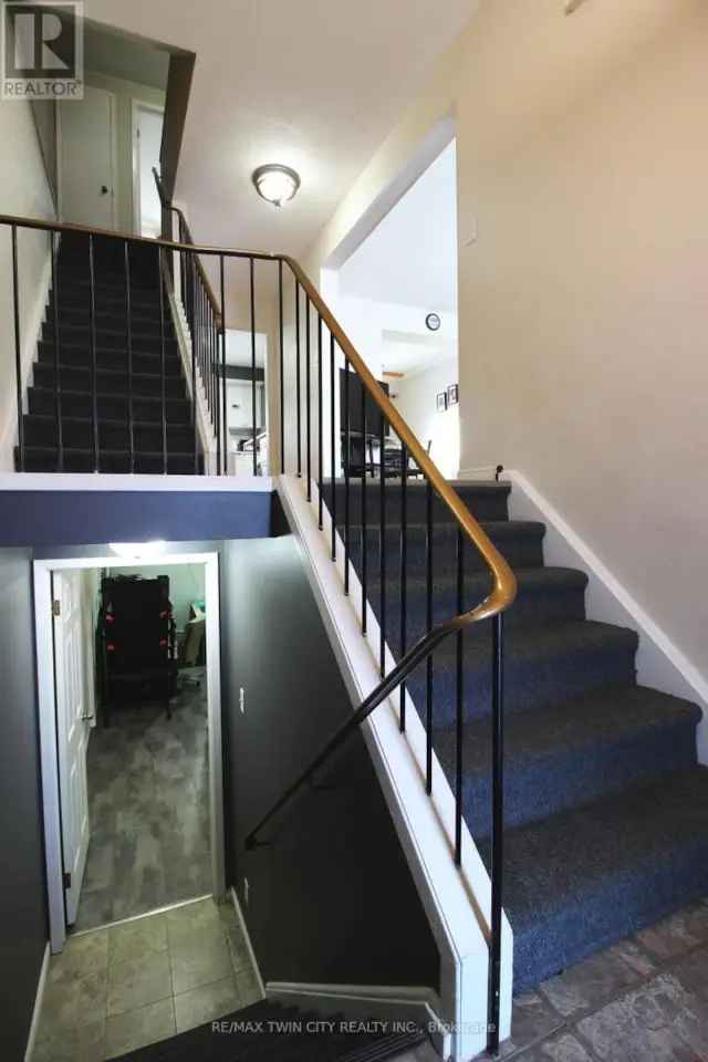 House For Sale in Waterloo, Ontario