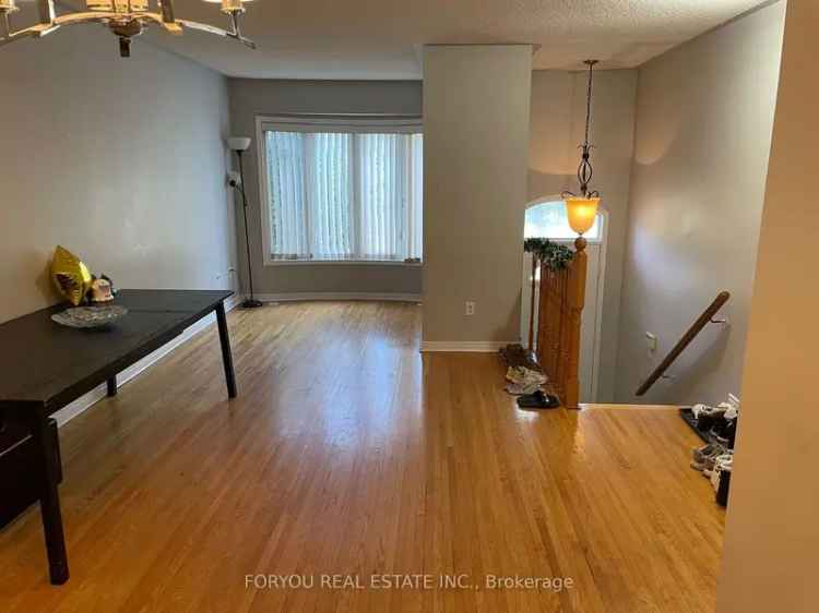 4 Bedroom House Near Centennial College