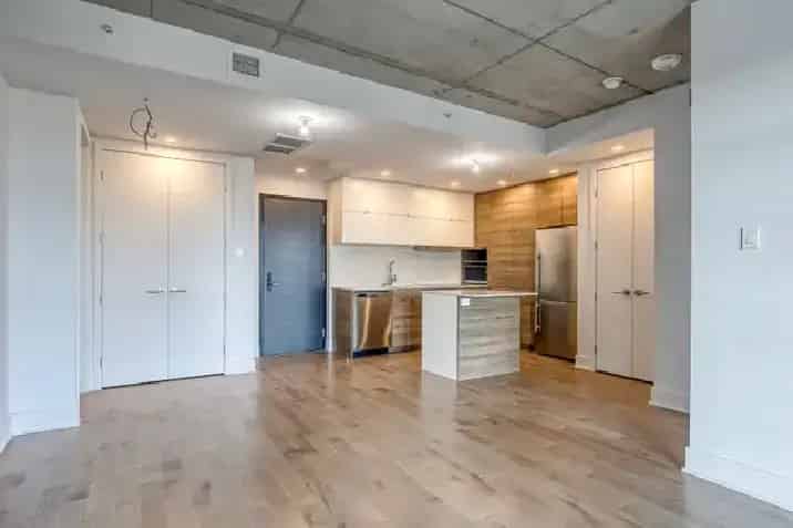 Griffintown 2-Bedroom Condo with Garage Gym Pool