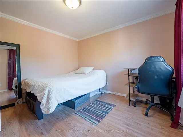 House For Sale in Mississauga, Ontario