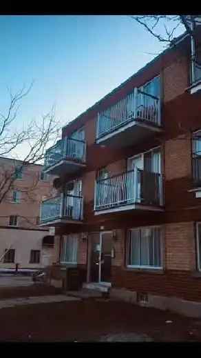 Rent 4 1/2 Apartment Near Metro Radisson with Yard