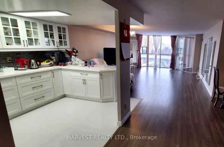 Rare Large 3-Bedroom Condo in Richmond Hill