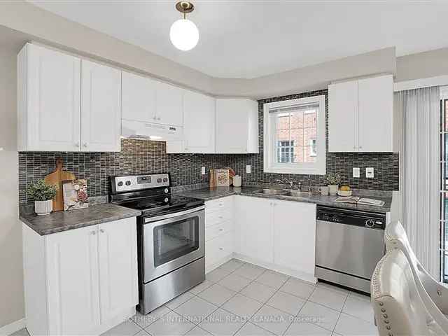 Townhouse For Sale in Brampton, Ontario