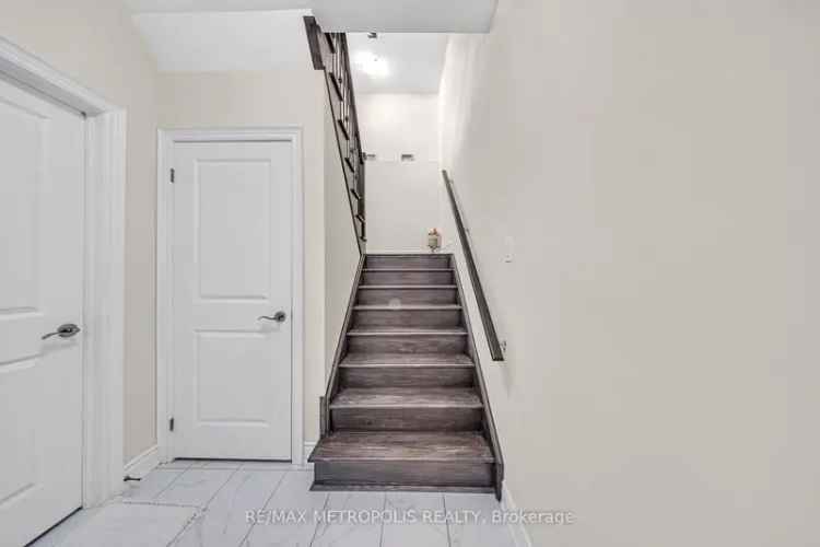 Stunning 3-Bed 3-Bath Detached Home Modern Finishes