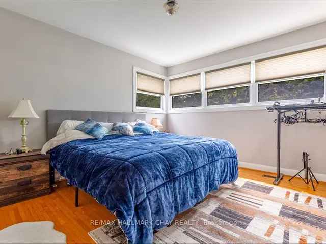 House For Sale in Barrie, Ontario