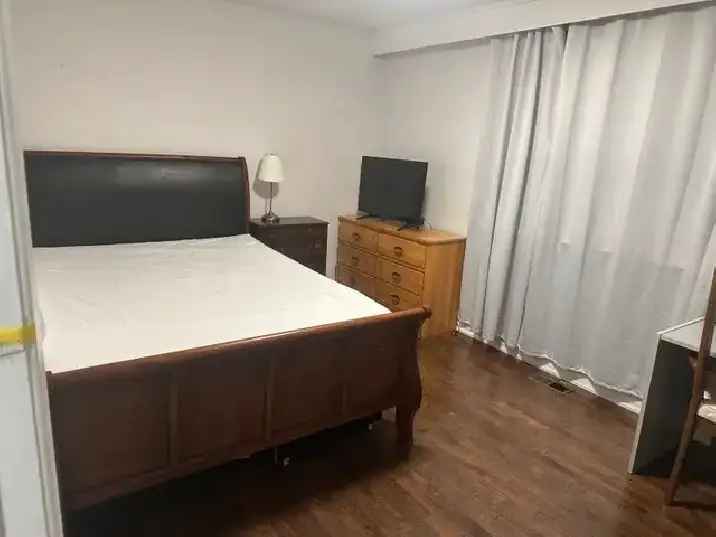 upper unit bedroom for rent