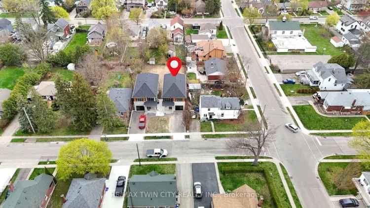 Stunning Custom-Built Family Home 2100 sq ft