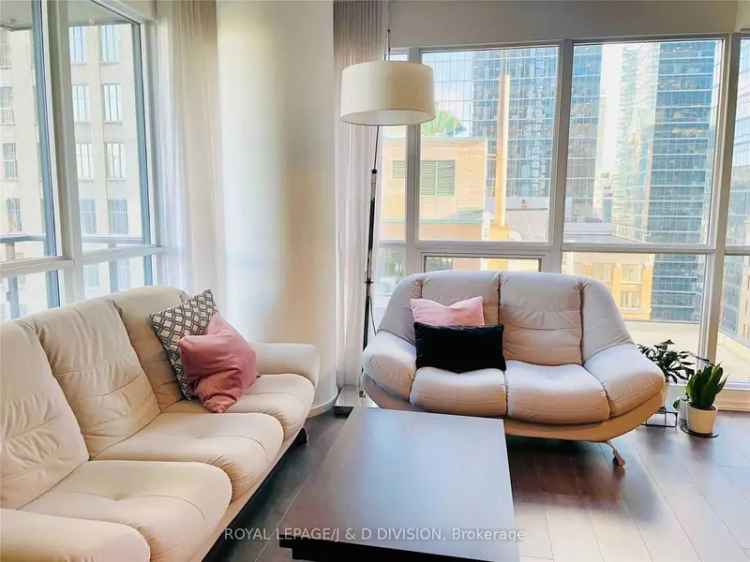 Large 1-Bed + Den Condo in Financial District