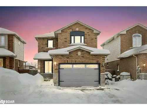 Buy House in Barrie Ontario with 3 Bedrooms and Finished Basement