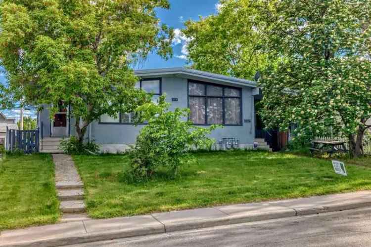 Duplex For Rent in Calgary, Alberta