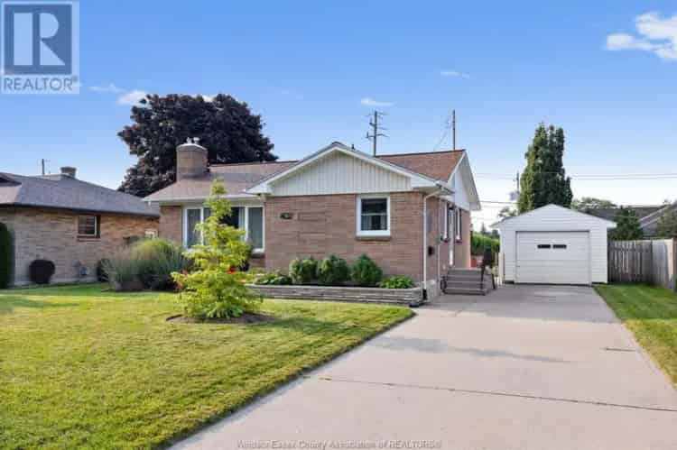Move in Ready 2-Bedroom Bungalow Near Amenities