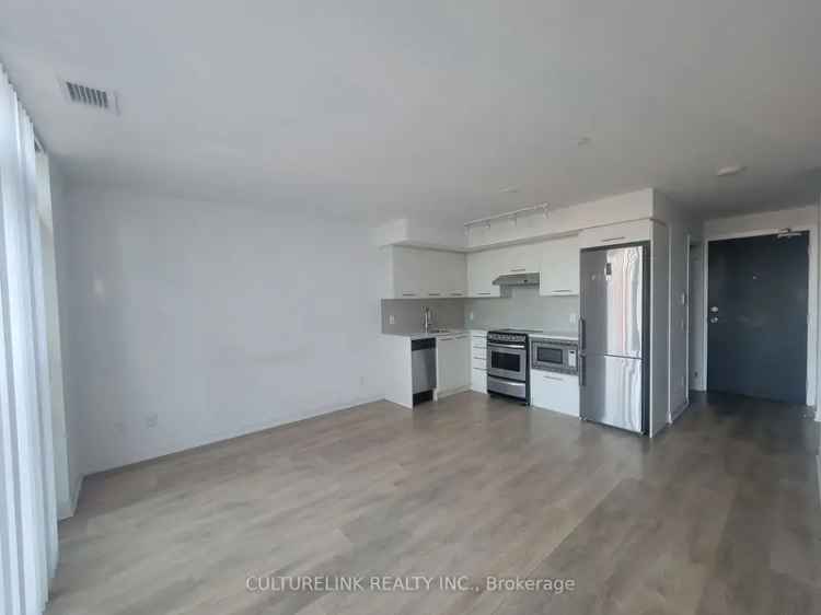 Spacious 1+Den Menkes Condo in Toronto Entertainment District