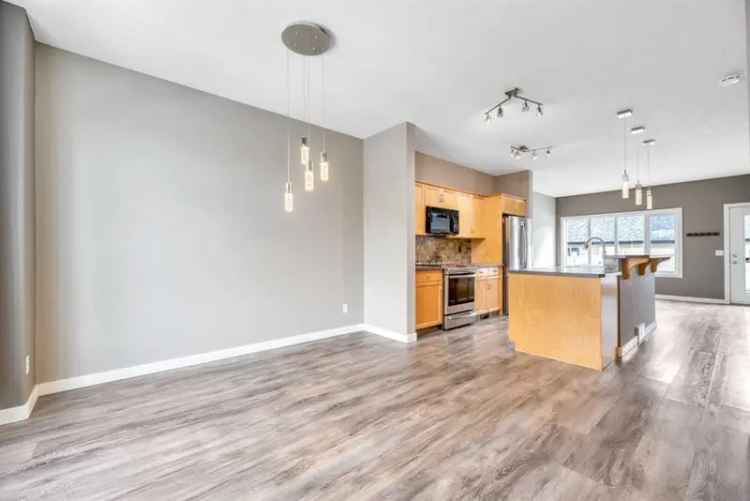 House For Sale in Calgary, Alberta