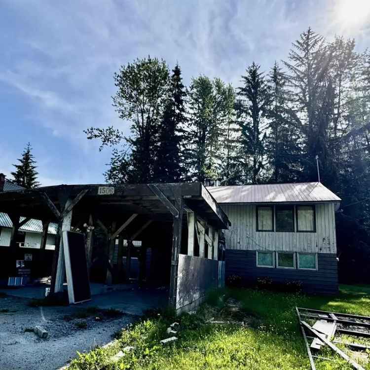 3 Bedroom Home in Stewart BC Mountain Views