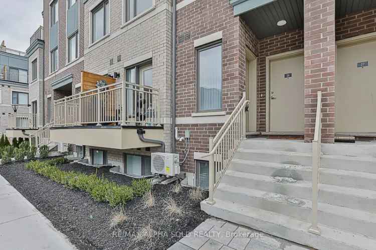 Buy townhouse in New Toronto with 2 bedrooms and modern features