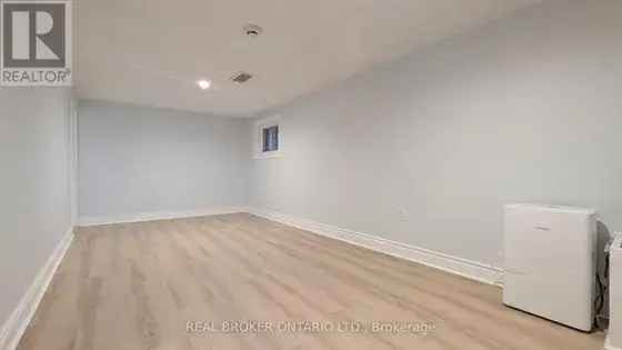 1 room apartment of 249 m² in Toronto