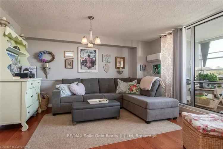 Spacious Condo in Bluevale Towers Waterloo