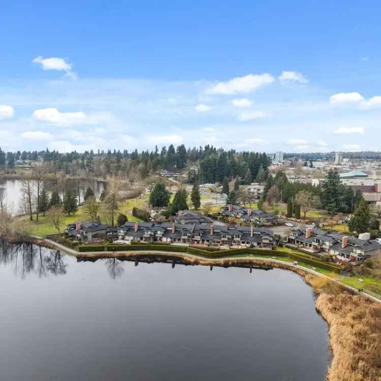 Abbotsford Townhome for Sale: Lake Views, 2300 Sqft, 3 Beds, 3 Baths